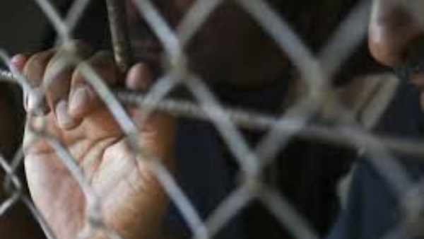 تفاصيل القبض على المتهمين بإنهاء حياة شخص في الزواية الحمراء