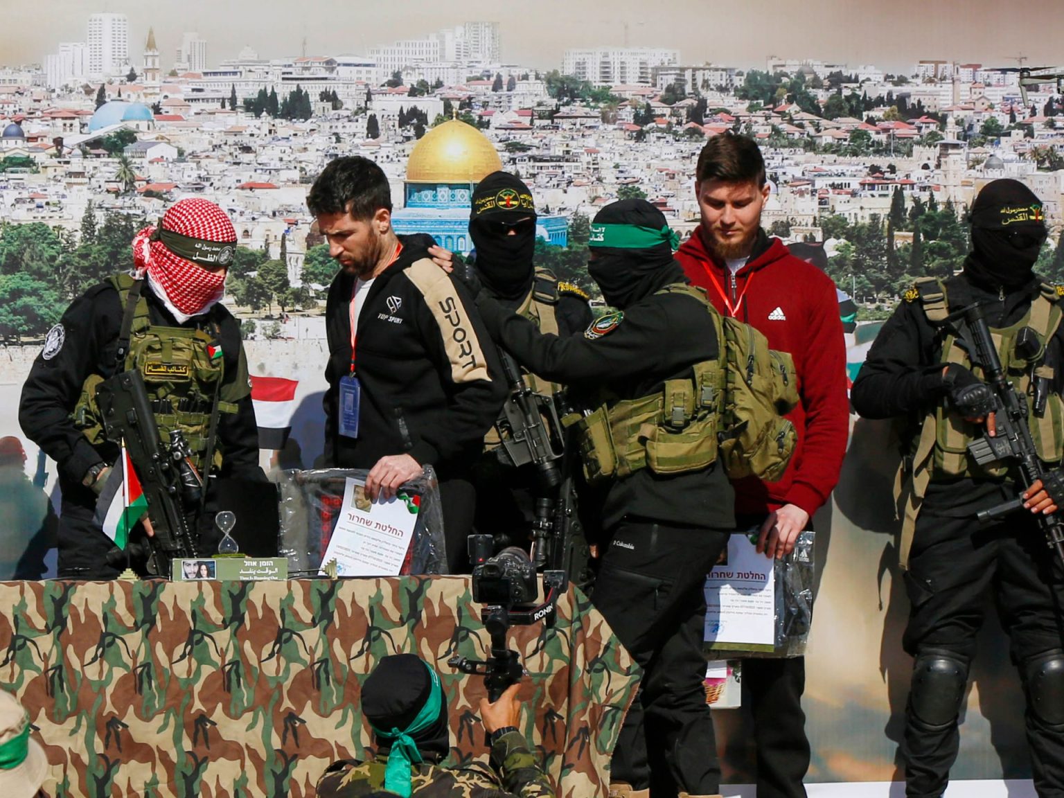 إعلام عبري: لا تقدم في مفاوضات الدوحة وإسرائيل تدرس إعادة وفدها