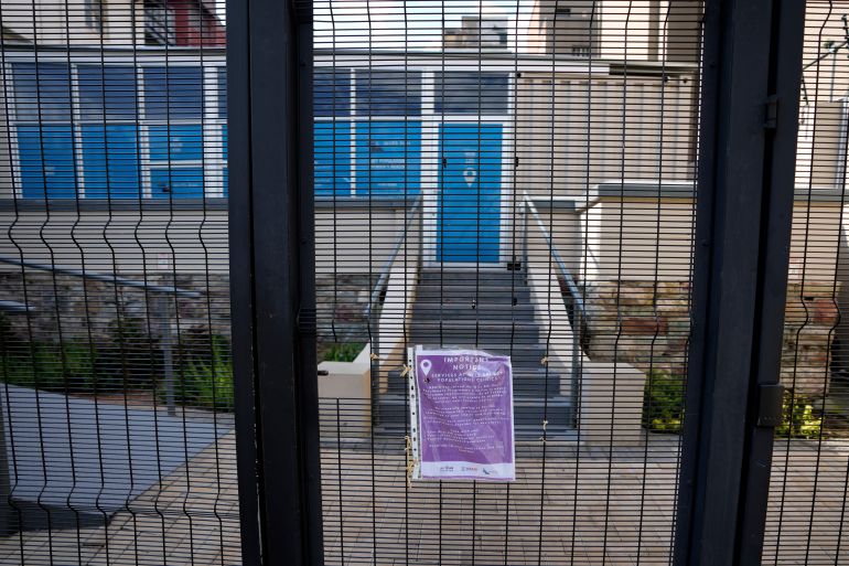 تخفيضات المساعدات إلى SA