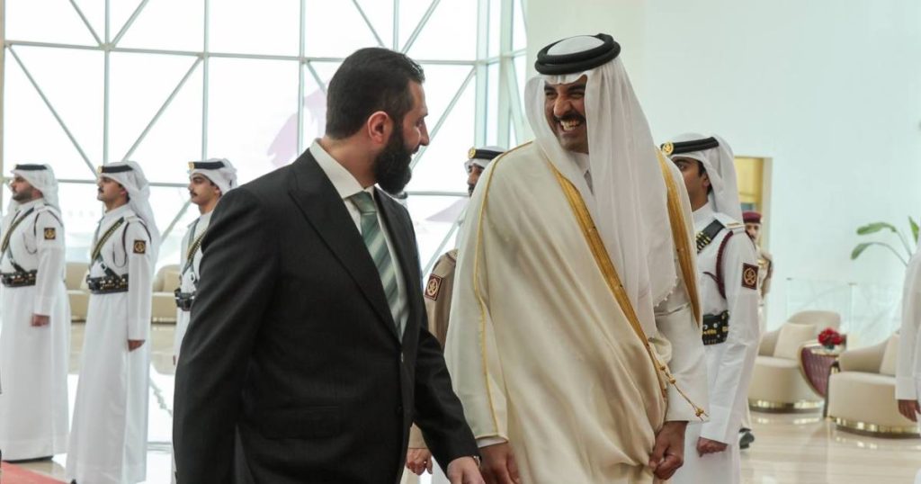 أمير قطر يدين الاعتداءات الإسرائيلية على سوريا