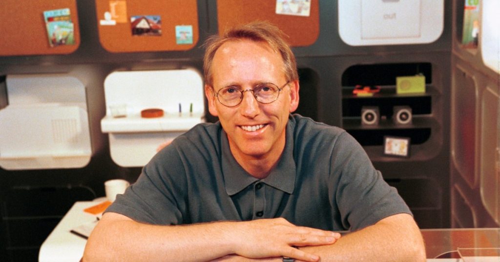 يكشف المبدع الهزلي “ديلبرت” سكوت آدمز أنه مصاب بسرطان البروستاتا الطرفي ، وربما شهور للعيش