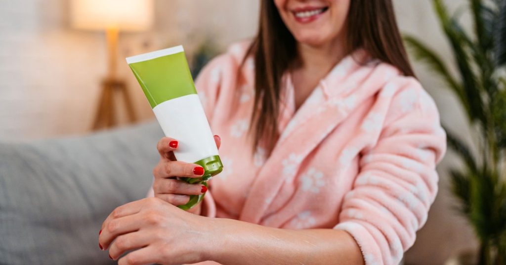 هذا الكريمة التي تحت الرادار على الأمازون هي سر المظهر هذا الصيف