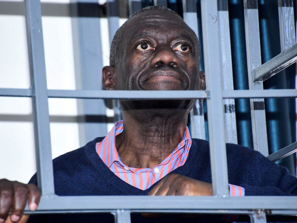 أوغندا: المعارضة تطلق حزبا جديدا رغم سجن زعيمها بيسيجي