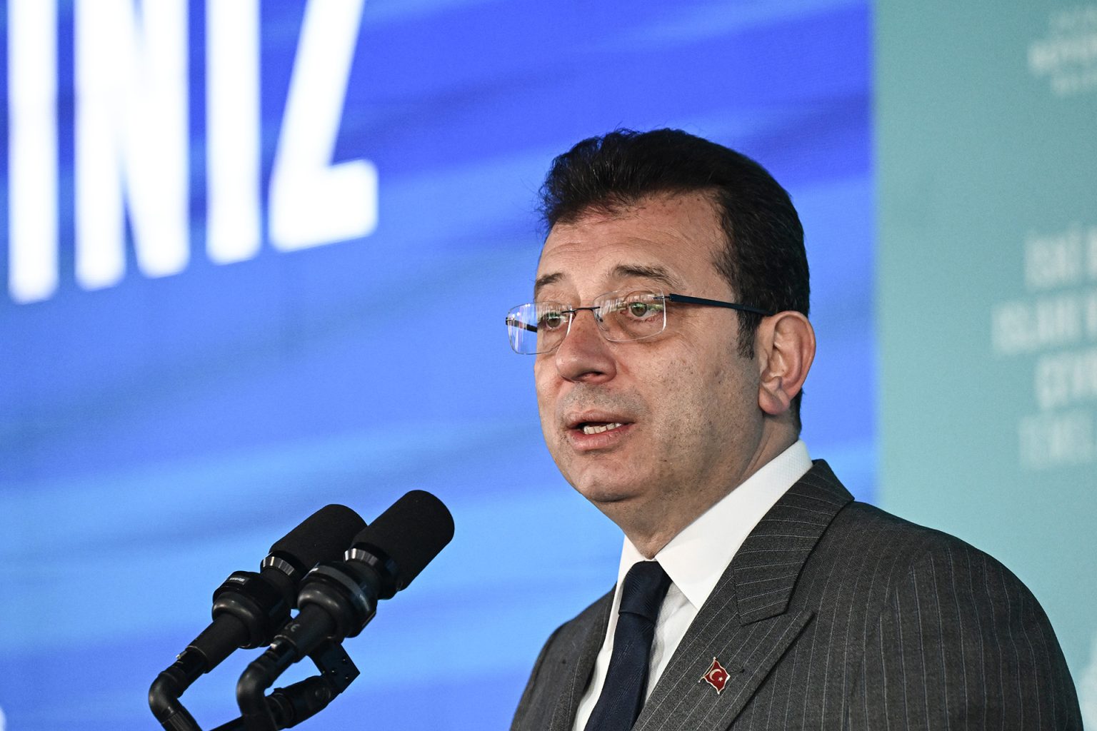 حظر حساب إمام أوغلو على منصة إكس