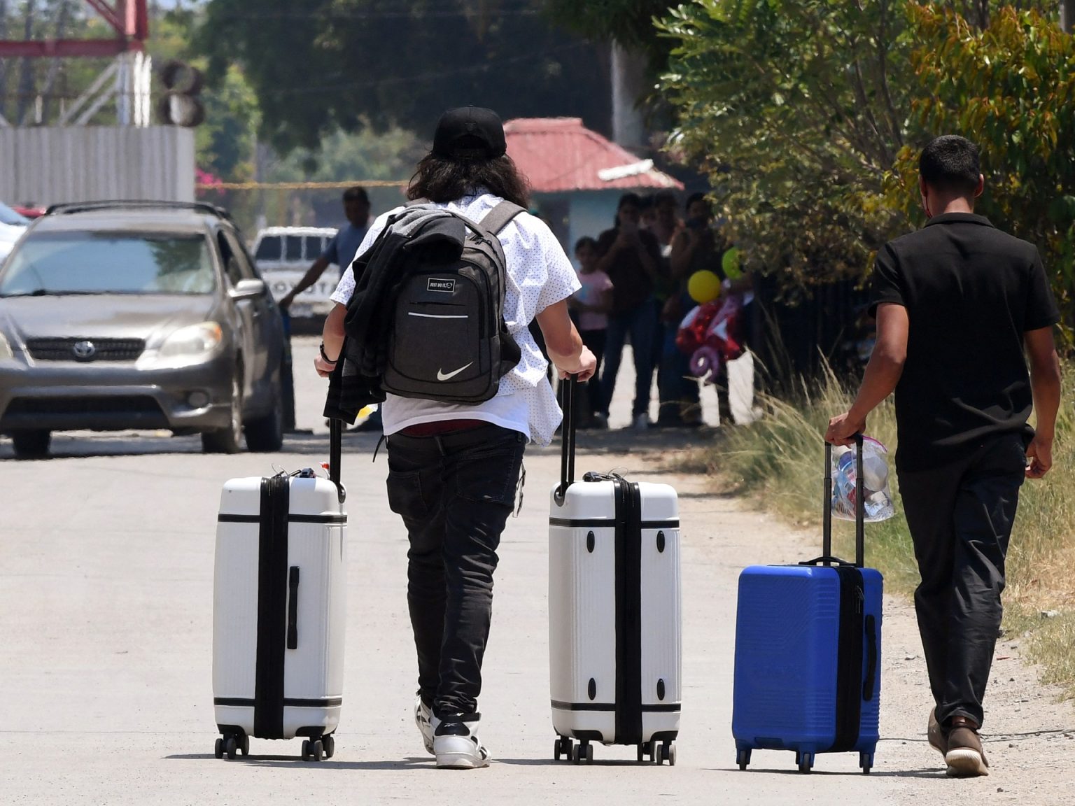 الولايات المتحدة تغري المهاجرين غير النظاميين بألف دولار والاحتفاظ بخيار العودة