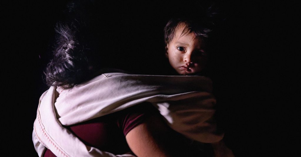 تقوم حماية الجمارك والحدود الأمريكية بإبطال الحماية للنساء والرضع الحوامل