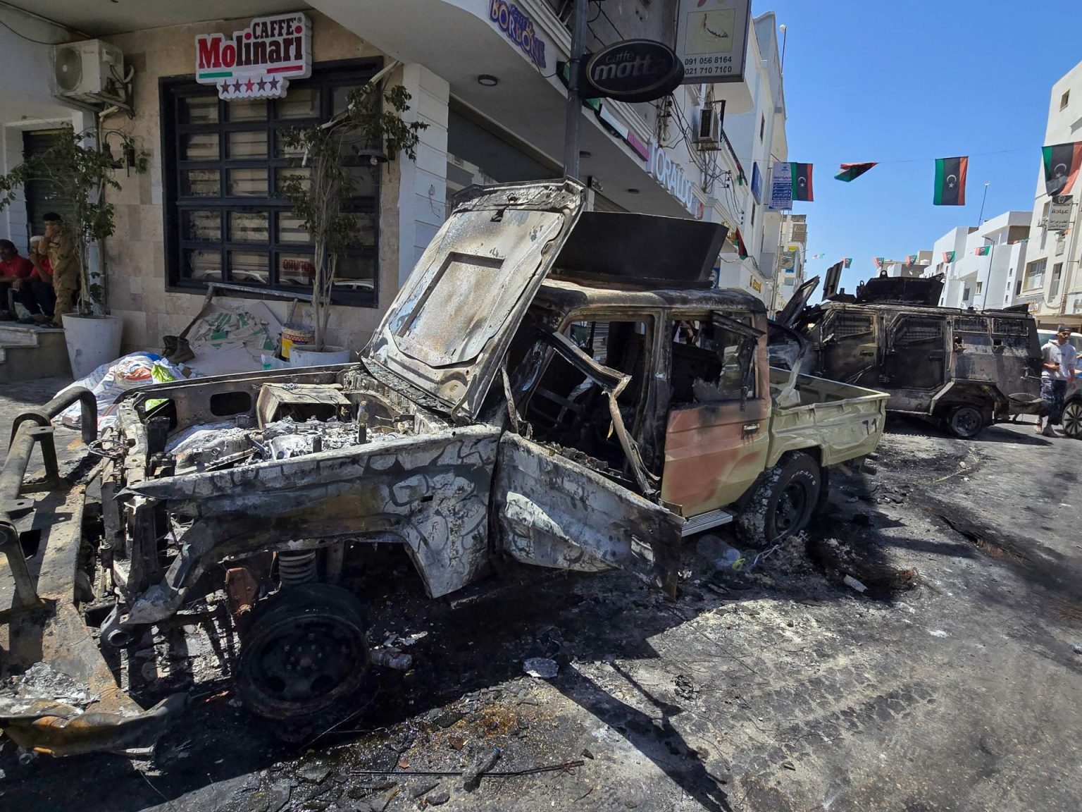 وزارة الدفاع بحكومة الدبيبة تعلن وقفا لإطلاق النار وتحذير أممي من التصعيد بليبيا