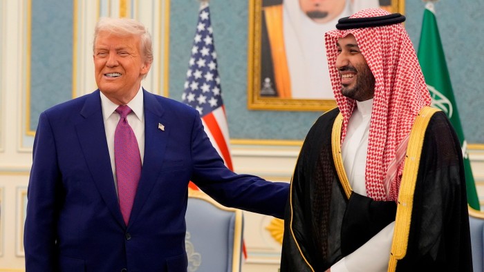 تتفق المملكة العربية السعودية والولايات المتحدة على 600 مليار دولار من صفقات الذكاء الاصطناعي والدفاع
