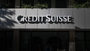 كانت التخفيضات المكافآت Credit Suisse غير قانونية ، وقواعد المحكمة