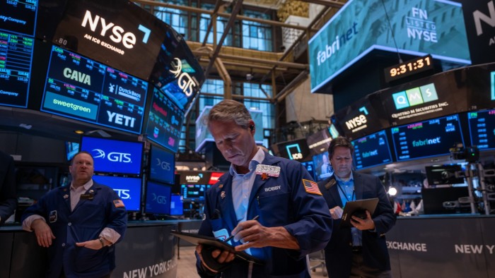 انتعاش وول ستريت المفاجئ يمسك بالمستثمرين “تسلل”