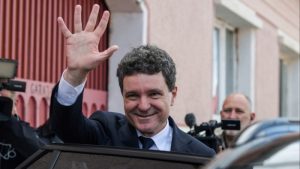 المركز الروماني المقدم في السباق الرئاسي ، عرض استطلاعات الخروج