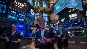 S&P 500 ممسحة 2025 خسائر حيث تمتد الأسهم على التجمع