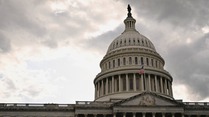 يزيد فاتورة الضريبة “الكبيرة والجميلة” دونالد ترامب عن مخاوف ديوننا