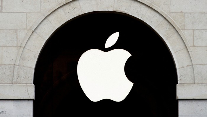 ترامب يهدد Apple بنسبة 25 ٪ تعريفة على أجهزة iPhone