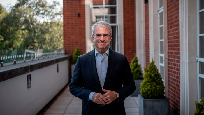 يقول نستله بوس إن سلفه “أضعف نسيج الشركة”