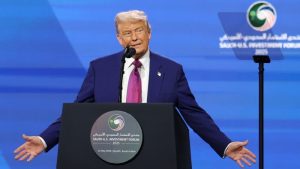 يقول دونالد ترامب إنه سيرفع العقوبات على سوريا