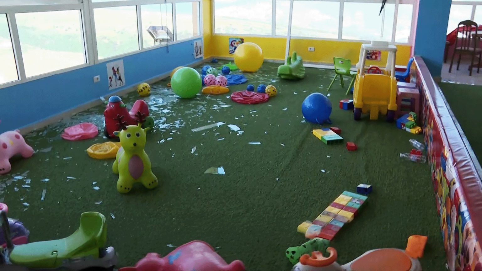 فرق الإطفاء تواصل جهودها لإخماد حرائق في جنوب لبنان