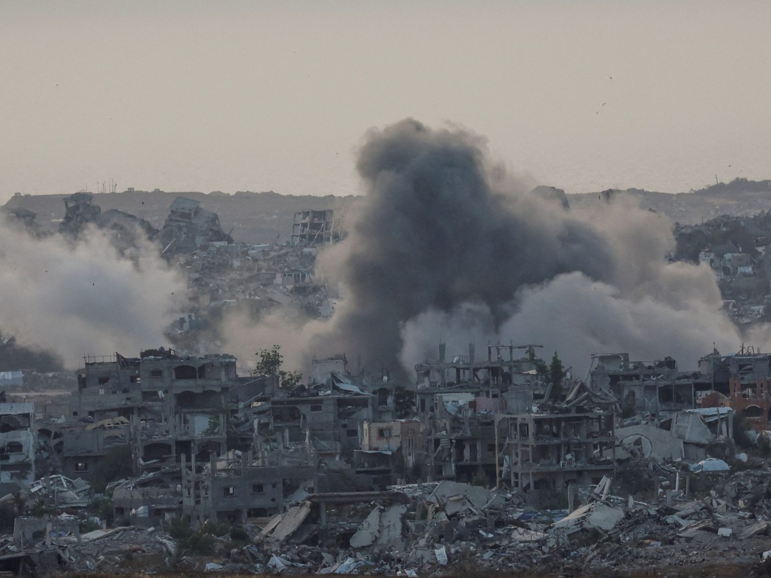 صحف عالمية: إسرائيل لاعب ثانوي في عالم ترامب وحكومتها حائرة بغزة