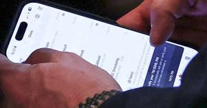 استنساخ الإشارة المستخدمة من قبل Mike Waltz Patzes Service بعد التقارير التي تم اختراقها