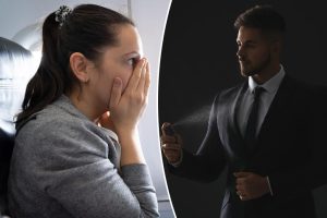 يدعو راكب الرحلة إلى مرتديها “كولونيا سيئة” ، مع إشعال نقاش آداب الطائرات