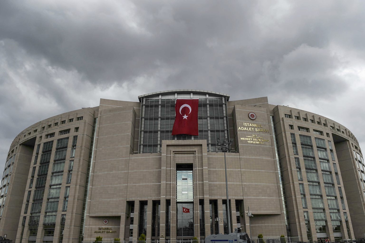 توقيف 5 رؤساء بلديات في تركيا بتهم الفساد