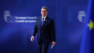 الجميع ، بما في ذلك إسبانيا ، يجب أن يصلوا إلى 5 ٪ من الإنفاق الدفاعي.