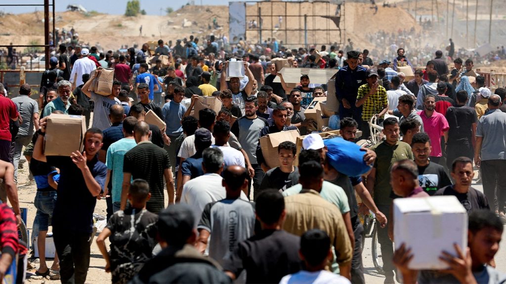 تقدم مجموعة مدعومة من الولايات المتحدة مساعدات في غزة بينما تتجاوز سيطرة حماس ، كما يقول الخبير