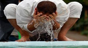 حكم الوضوء بماء المطر وفضله.. الإفتاء توضح