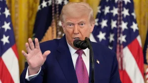 تدافع إدارة ترامب عن موقف ثابت ضد الأسلحة النووية الإيرانية