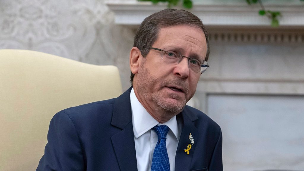 الرئيس الإسرائيلي يدعونا الإضرابات على المواقع النووية الإيرانية “الخطوة الصحيحة”