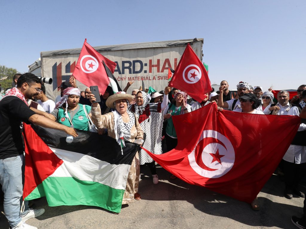 قافلة الصمود تنطلق نحو مصراتة وتحركات أوروبية لدعم غزة