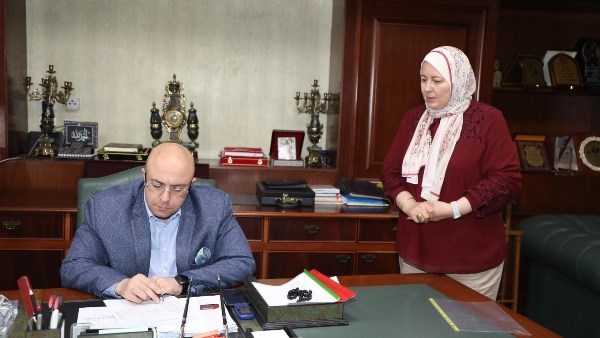 محافظ بني سويف يناقش مع وكيلة الوزارة خطة تنفيذ وزارة التعليم بشأن امتحانات الثانوية العامة