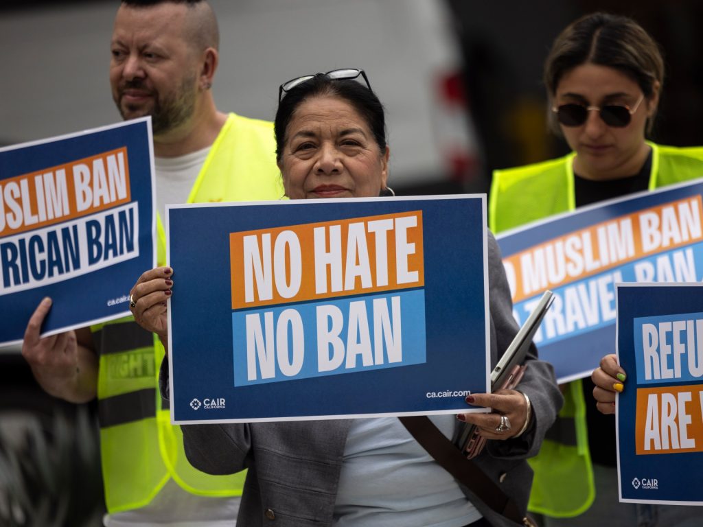 هل يخطط ترامب لحظر تأشيرة أفريقيا؟