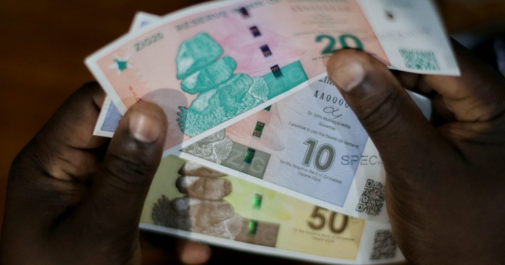 عملة زيمبابوي المدعومة بالذهب تحقق استقرارا رغم التحديات