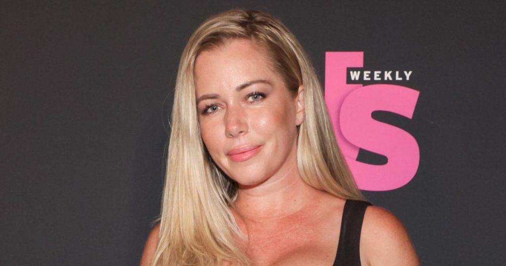 مهنة العقارات في Kendra Wilkinson's Roller-Coaster: Playboy Mansion ندم ، المزيد