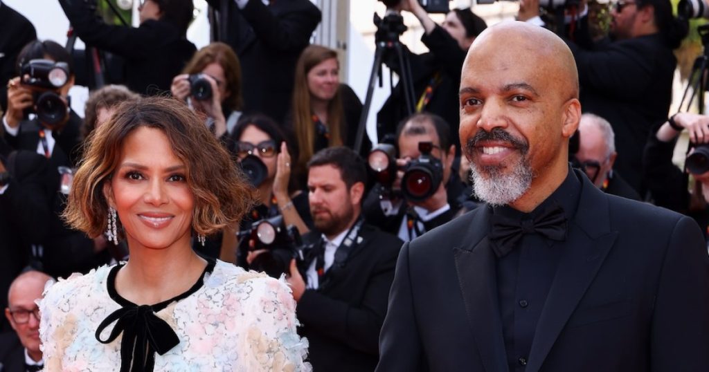 تم القبض على هالي بيري من ردود فعل قوية على فيديو والدتها في عيد أمها على Instagram