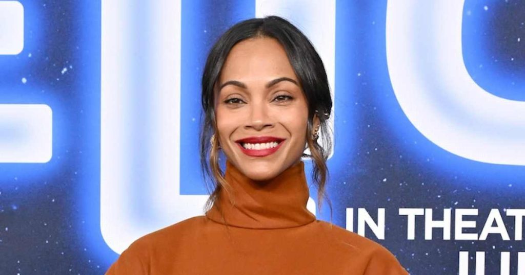 تشارك زوي سالدانا بفرح في كيفية ارتداءها مع وجه كامل من السمك