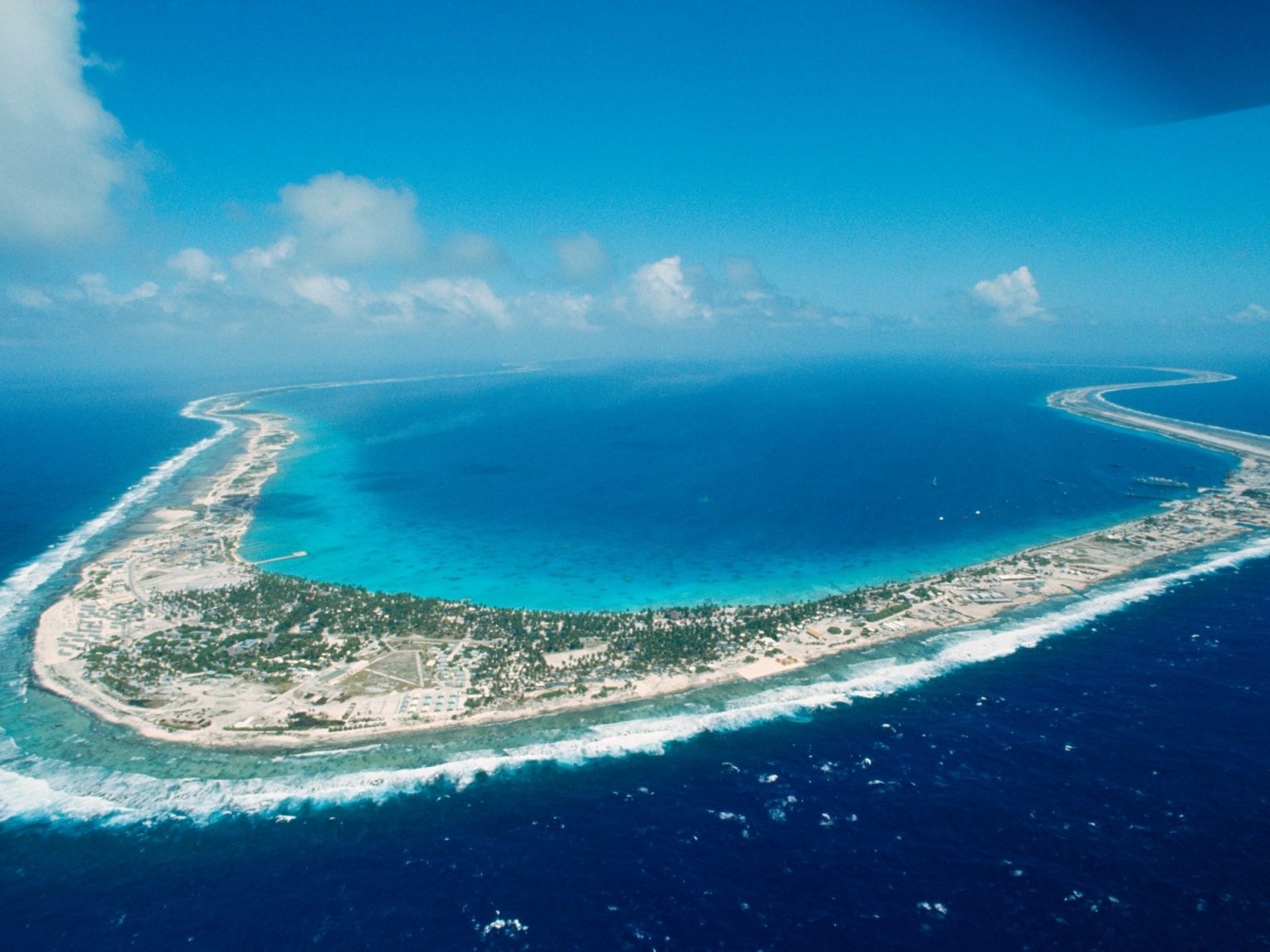 فرنسا ومدغشقر تبحثان حل نزاع الجزر المتناثرة