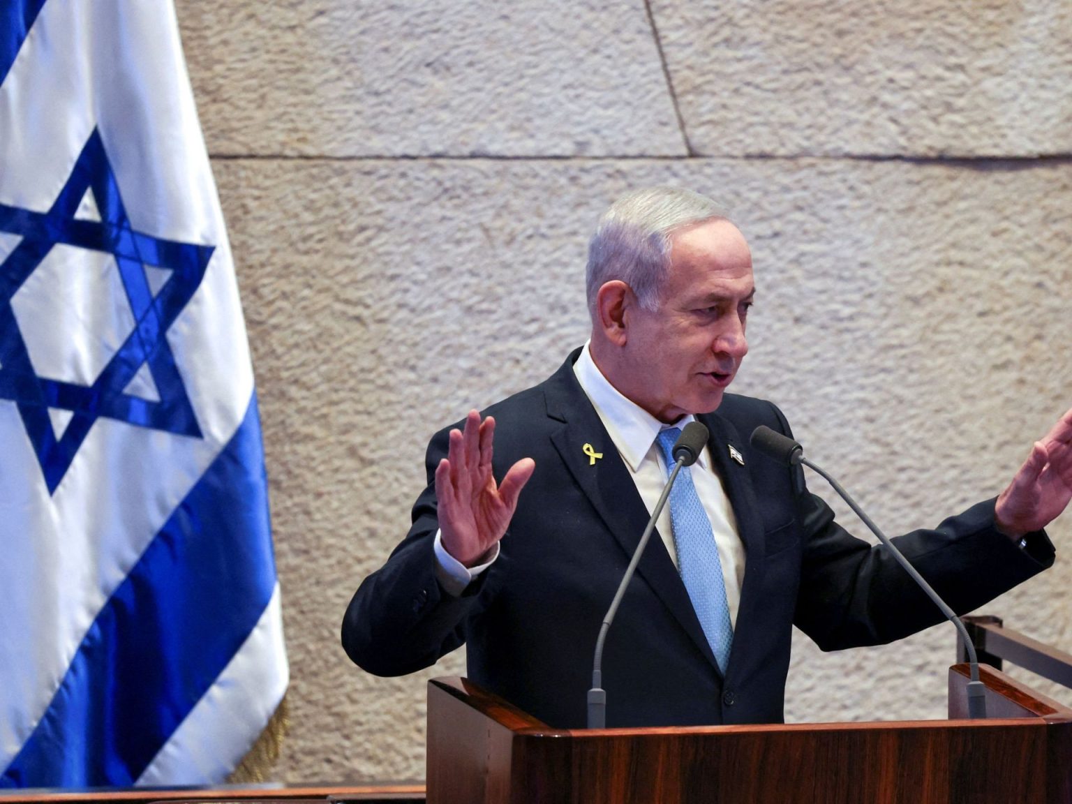 صحيفة إسرائيلية: تحالف نتنياهو والحاخامات يحبط آمال الجيش بتجنيد الحريديم