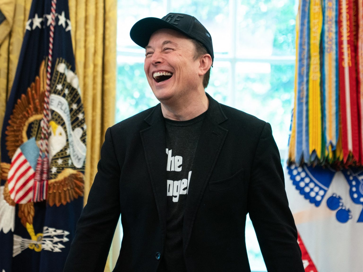 إيلون ماسك يرد على تقارير عن تعاطيه المخدرات وحبوب الهلوسة