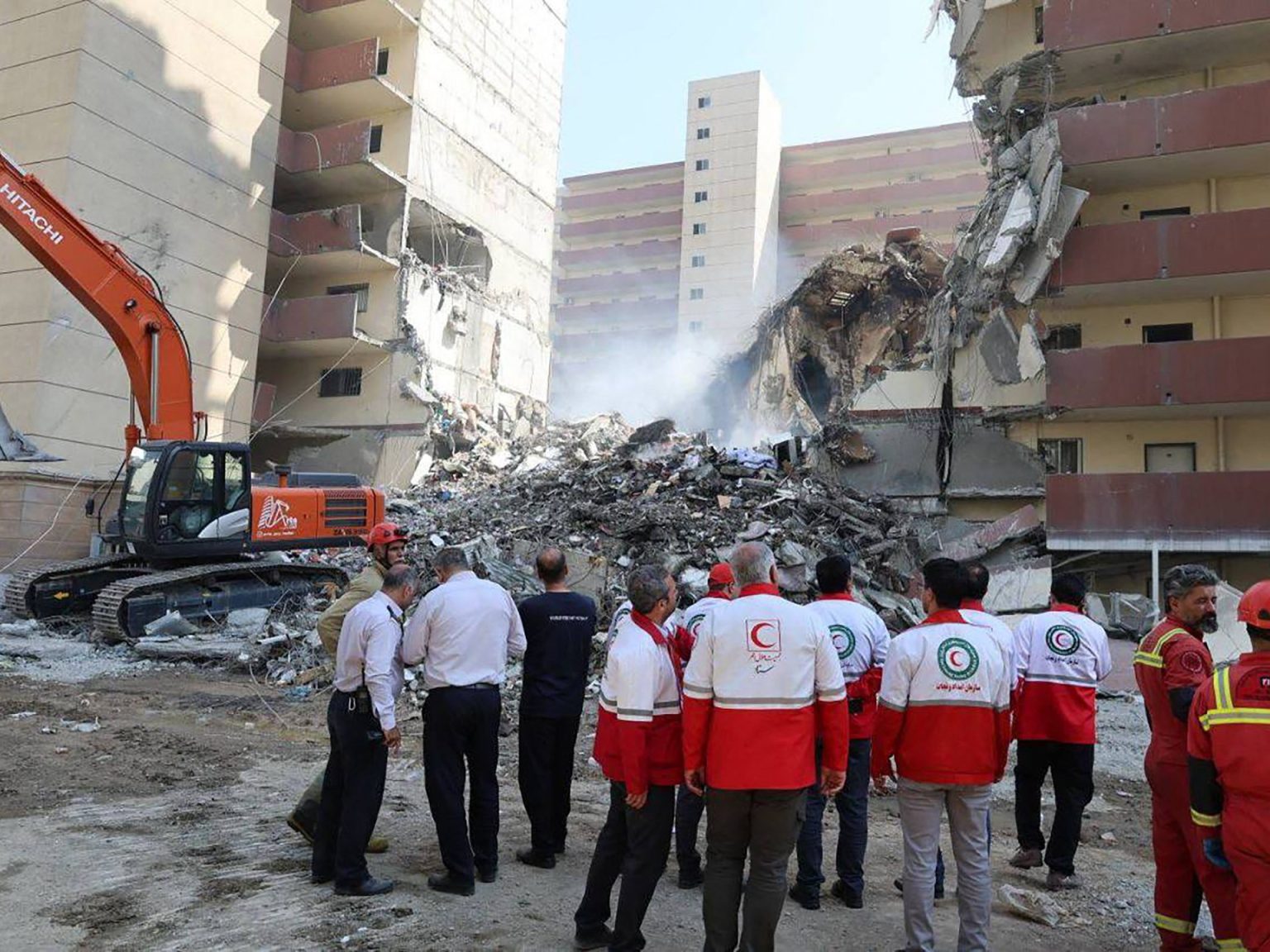 عشرات الضحايا بإيران بثاني أيام الحرب وطهران تؤكد إسقاط مقاتلتين ومسيرات