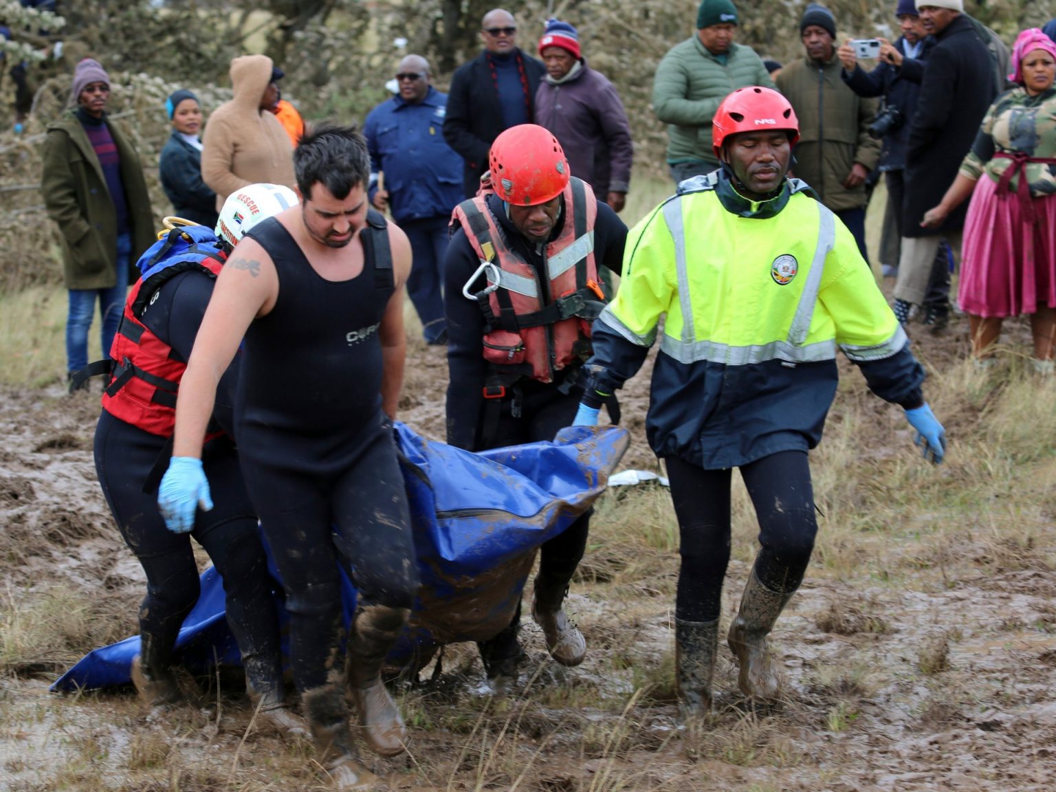 ارتفاع حصيلة فيضانات جنوب أفريقيا إلى 49 قتيلا