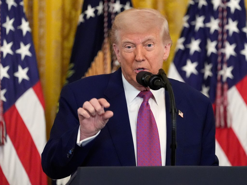 إسرائيل تطالب بـ”رد حازم” على إيران وترامب يدعوها لتقديم تنازلات