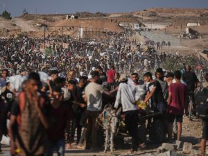 عشرات الشهداء في غزة وتحذير دولي من جرائم الاحتلال بالقتل والتجويع