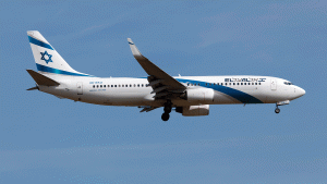 يائسين الإسرائيليين يأخذون قوارب القوات ، والطرق غير العادية في المنزل مع تصاعد النزاع الإيراني