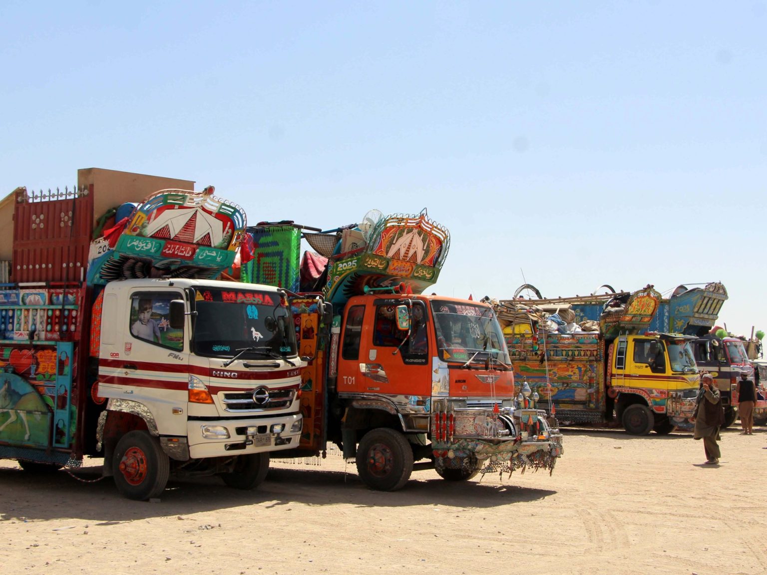 عودة 36 ألف لاجئ أفغاني من إيران في يوم واحد