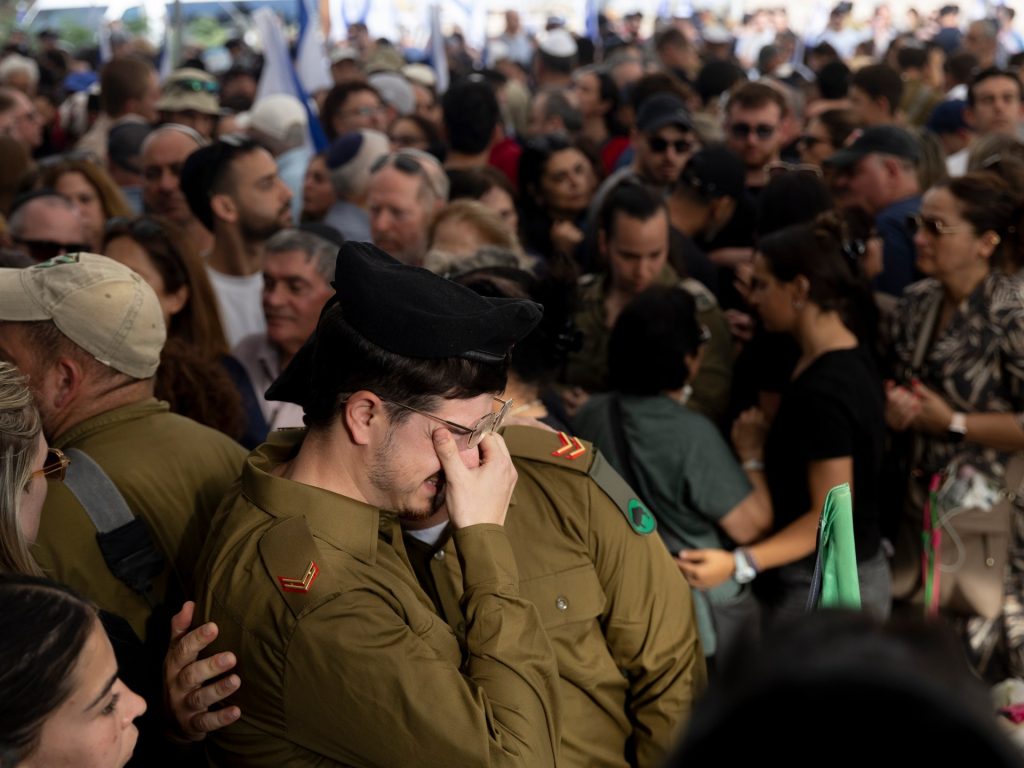 إعلام إسرائيلي: ما ندفعه من أثمان بغزة لا يستوعبه عقل وجنودنا مستنزفون