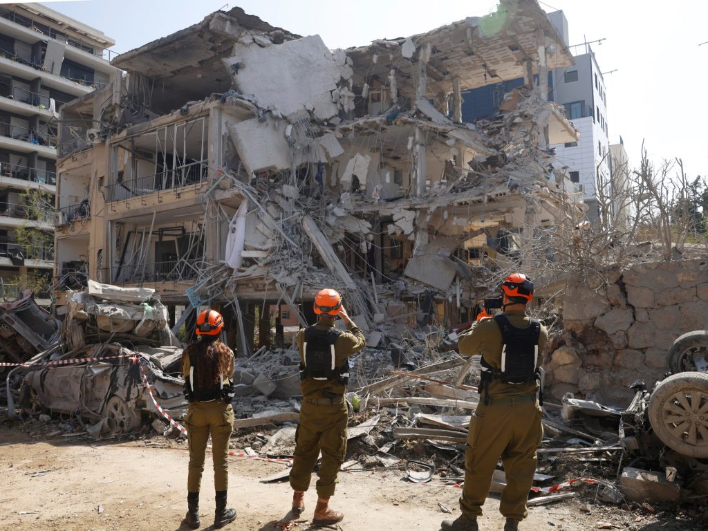 مصدر عسكري إيراني: الحرب ستتوسع لتشمل القواعد الأميركية بالمنطقة