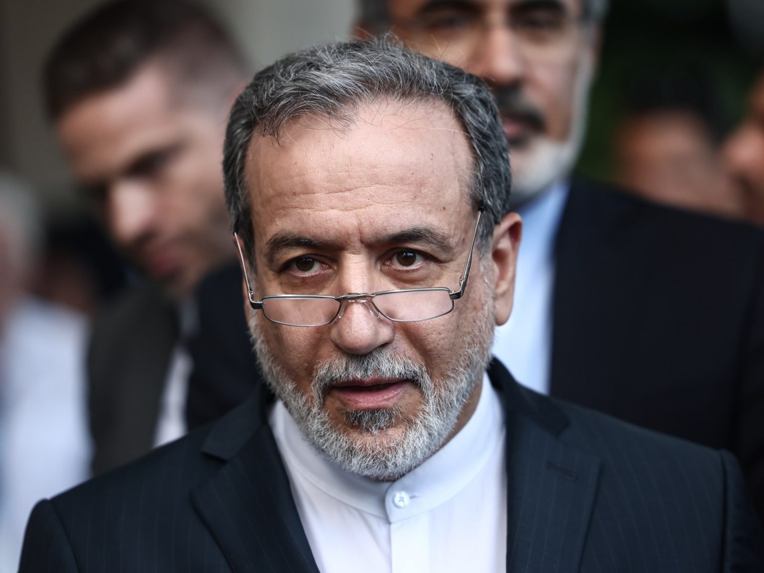 طهران تطالب واشنطن بالتعويض قبل استئناف المحادثات النووية