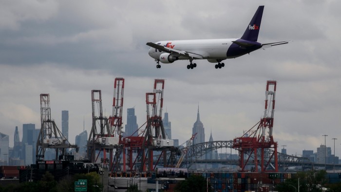 طلب FedEx “تدهور بشكل حاد” على طريق الصين وسط الحرب التجارية لترامب